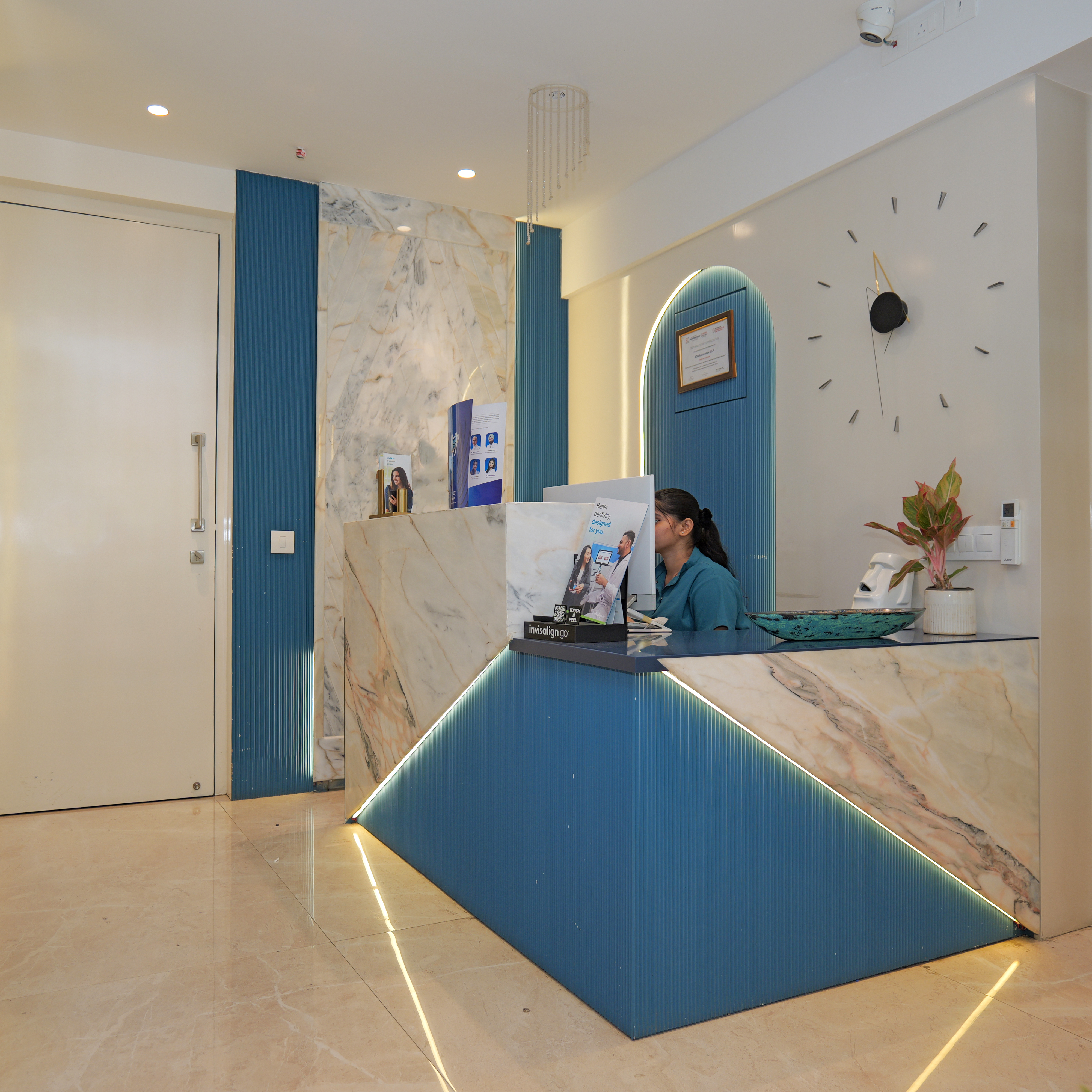 Best dental clinic in Powai Mumbai reception area with modern patient friendly environment